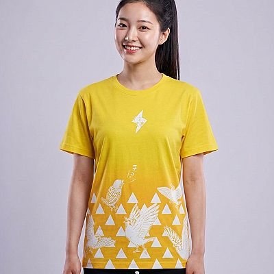 Gradient T-shirt(Chu)-Demon Slayer: Kimetsu no YaibaS — Zenitsu Agatsuma Demon Slayer — Female — Aya (with face)